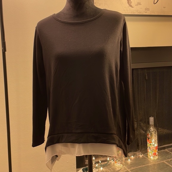 Pebble and Stone Black Top - Picture 2 of 13